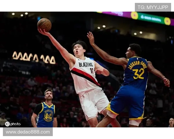 2016年5月10日勇士与开拓者的激烈对决回顾与精彩瞬间分析